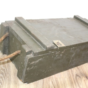 Vintage Box Chest | with rope handles
