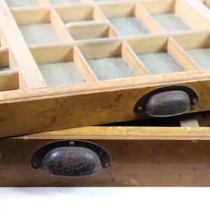 Antica scatola di composizione proveniente da una vecchia tipografia