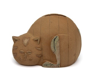 Money box cat