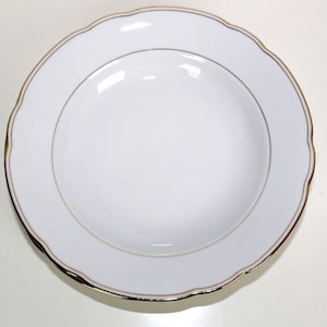 Gold-rimmed plate | soup plate | vintage |