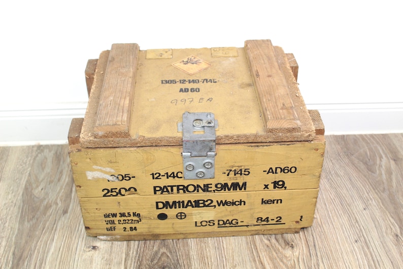 Cartridge 9 mm Vintage Box chest