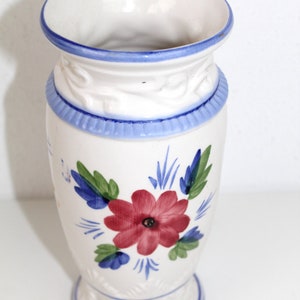 Ceramic vase with flowers