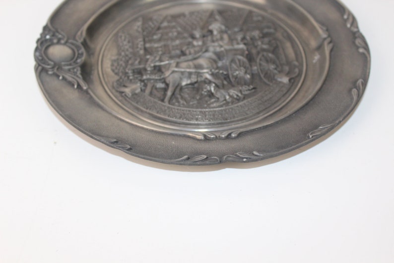 Vintage Pewter Plate Carriage image 3