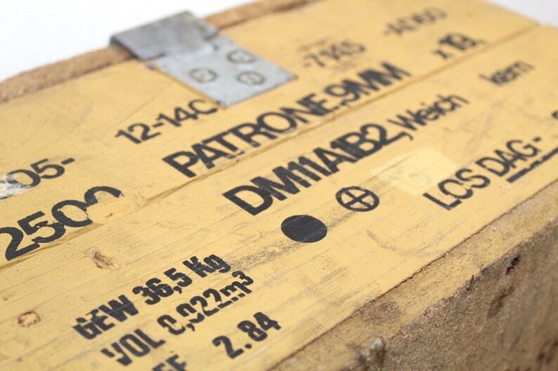 Cartridge 9 mm Vintage Box chest