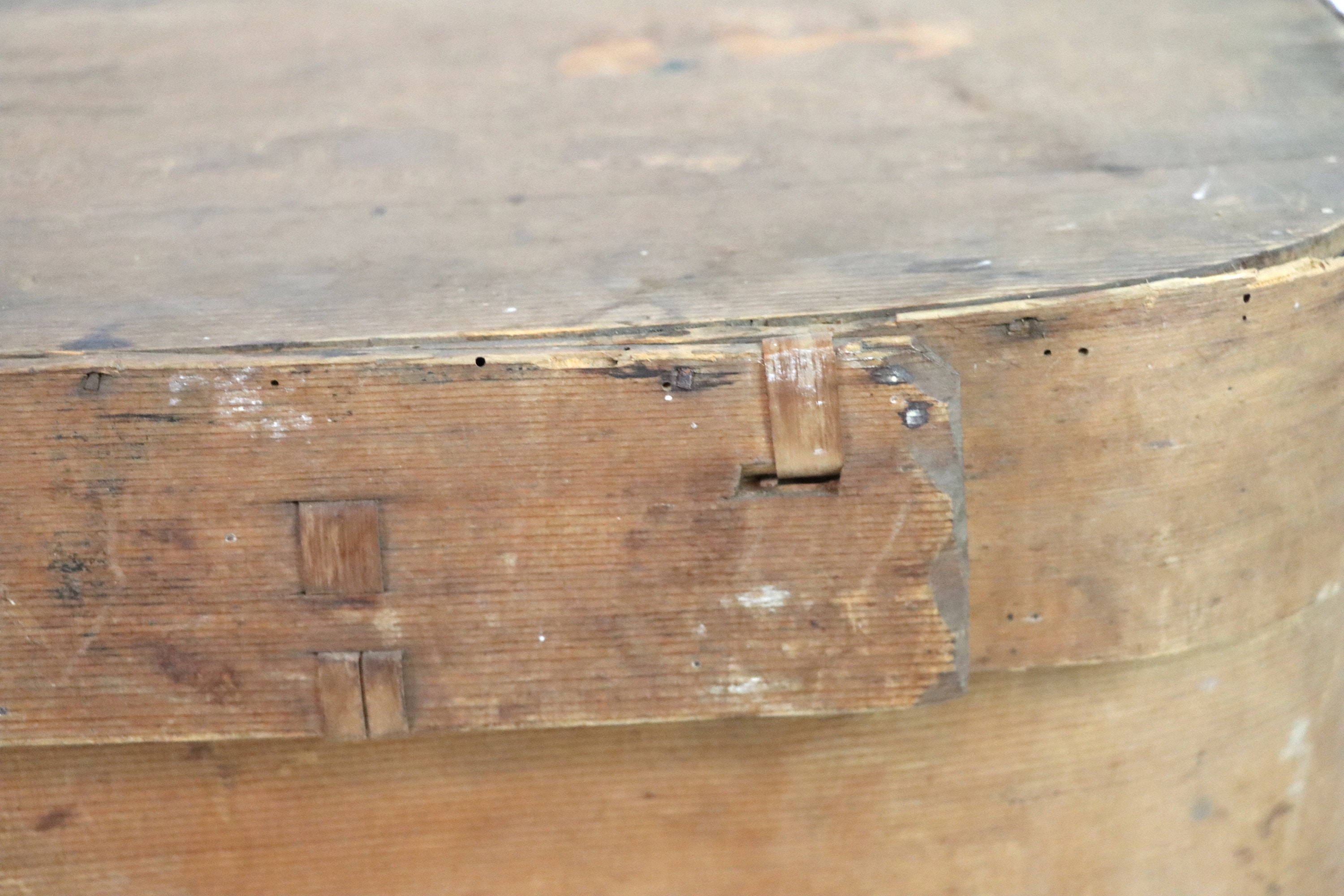 アンティーク　ハットボックス ハットボックス ボルドー 型押し柄 | Brocante de La Cocotte