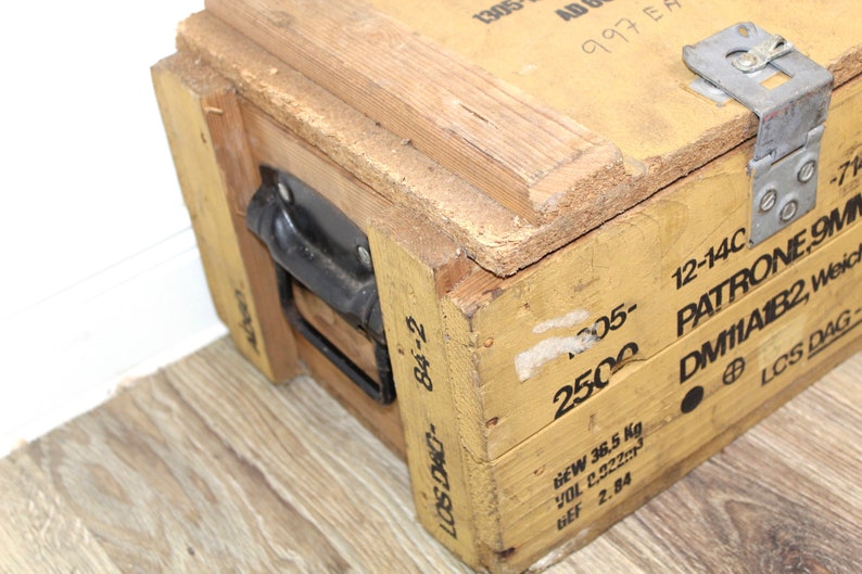 Cartridge 9 mm Vintage Box chest