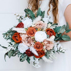 Terracotta and rust boho wedding bouquets; terracotta and ivory bouquet, boho bouquet, fall bouquet