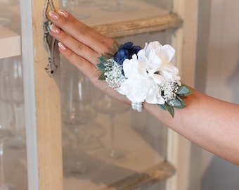 Navy and white wrist corsage for Mom or Grandma, Mom wedding flower bracelet