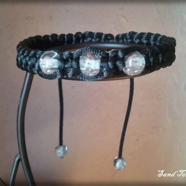 Bracelet shamballa noir avec des perles ronde