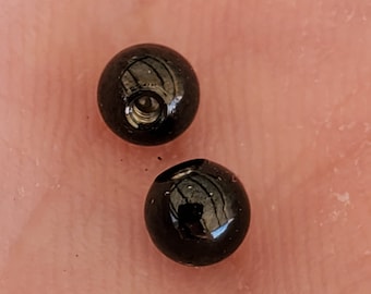 Black Color Balls 18g 16g 14g Replacement Balls. Externally threaded, 2mm 3mm 4mm 5mm, 2 Balls per order. Titanium PVD