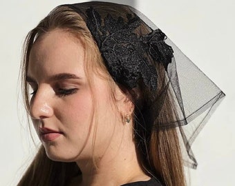 Lace head scarf with embroidery in black for women