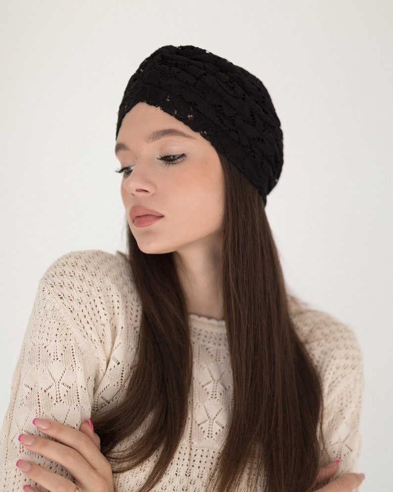 Lace turban in black color for summer image 1
