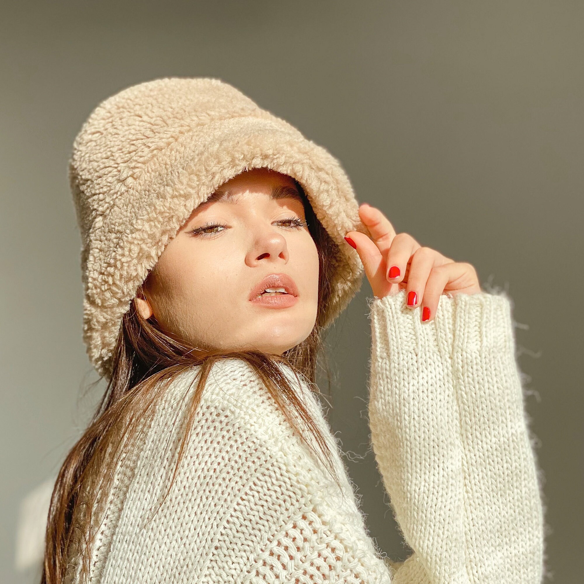 5648 Winter Fur Hat For Women Warm Knitted Berets Bucket Wiht ? Fuzzy Trim Bucket Hat ?,https://megasuperstarshop.com  main image 3
