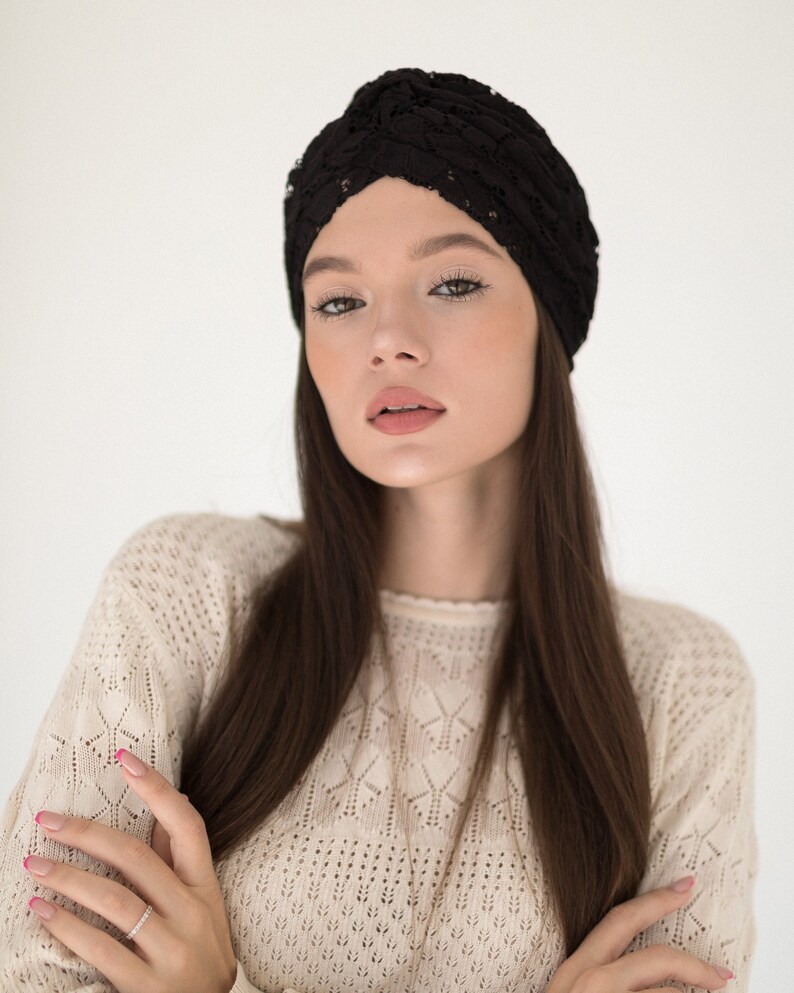Lace turban in black color for summer image 4