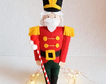 Nussknacker aus Filz, Weihnachtsdekoration
