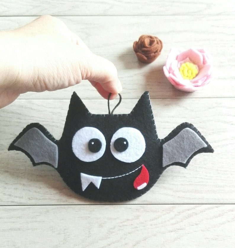 Felt halloween bat,halloween decor image 2