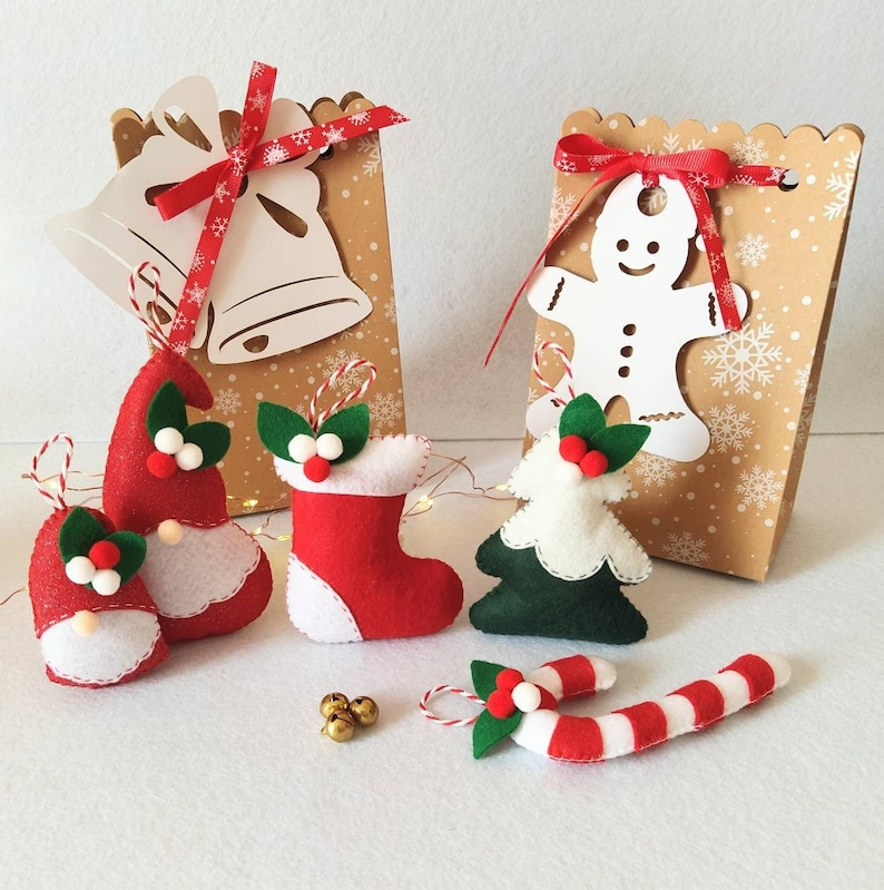 Set ornaments, christmas gift box image 1