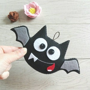 Felt halloween bat,halloween decor image 3