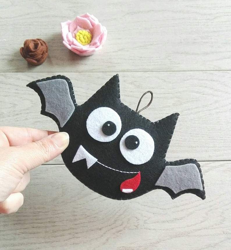 Felt halloween bat,halloween decor image 3