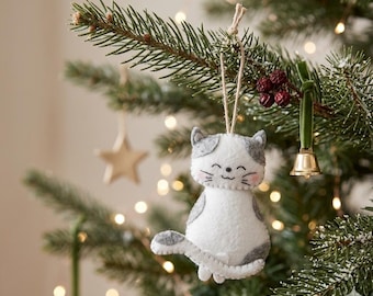 Felt cat ornament, christmas cat