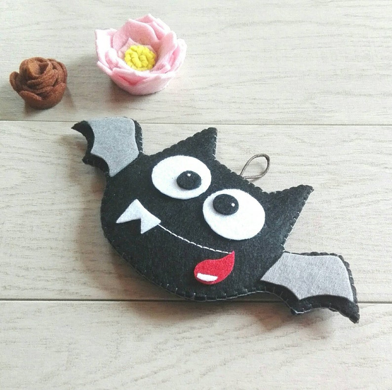 Felt halloween bat,halloween decor image 4