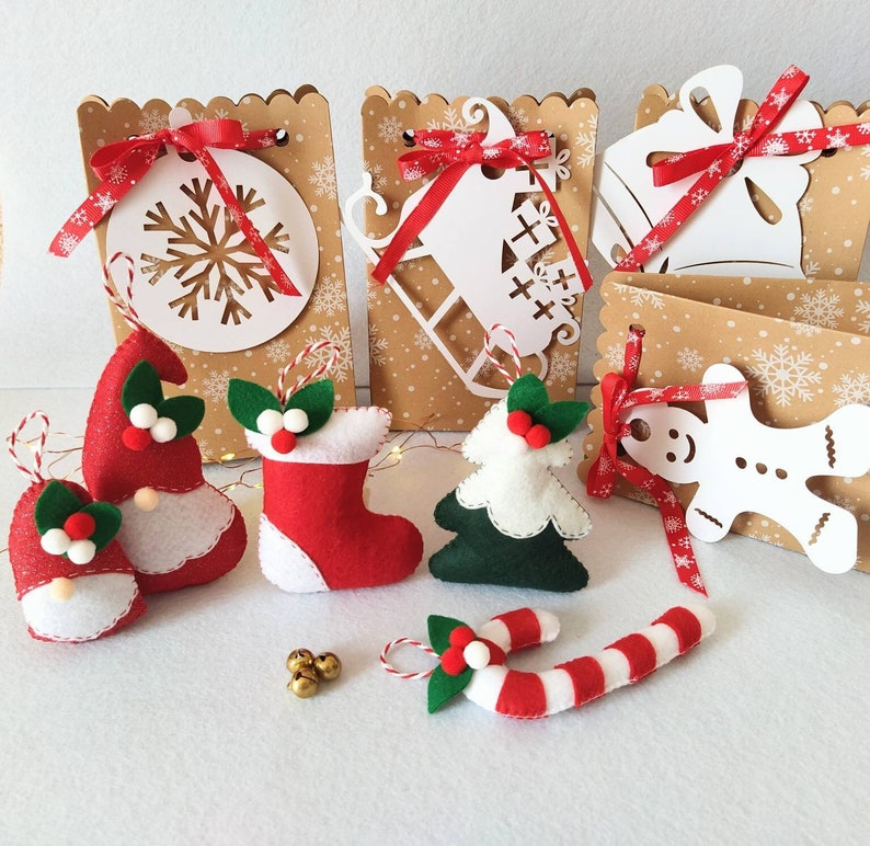 Set ornaments, christmas gift box image 2