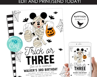 Puede incluir: Una invitación de cumpleaños con temática de Halloween que muestra un ratón de dibujos animados envuelto en vendas de momia con un cubo de calabaza naranja. El texto dice Trick or THREE, Join us to celebrate WALKER'S 3RD BIRTHDAY y detalles.