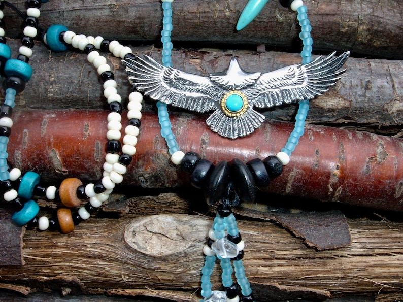 AnnaPurna Collier aigle, agate, turquoise,quartz, bois image 3