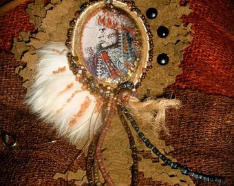 Indian Dream - Vintage suede pendant, rockeries, fur, Cabochon Indian chief