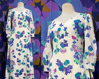 Belle robe longue vintage des années 70 à imprimé floral blanc, violet, bleu et rose longueur trois-quarts manches nouées printemps Royaume-Uni taille 10/12 moyenne