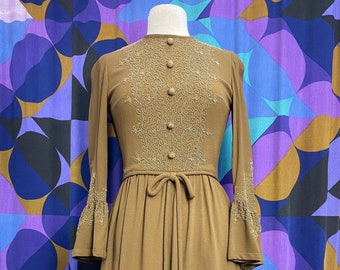 Stunning Vintage Brown Dress with Three Quarter Flared Sleeves and Amazing Soutache Embroidery Detail UK Size 8/10 Small