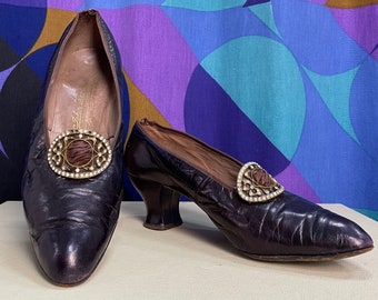 Schöne Vintage antike viktorianische Leder Schuhe mit Absatz und Strasssteinen und Seide Schnallen von John Hamilton Größe 4.5 / 5 37
