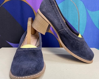 Fabulous Vintage 70s Navy Blue Suede Block Heel Closed Toe Slip On Shoes with Scallop Edge Detail by Young Colony UK Size 4
