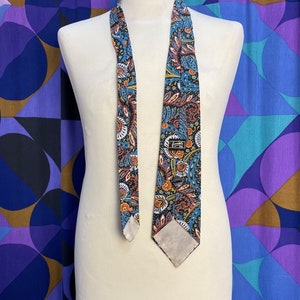 Cravate vintage groovy à imprimé psychédélique des années 60 et 70 fabriquée en Angleterre par A Favorite Tie avec pince à cravate image 4