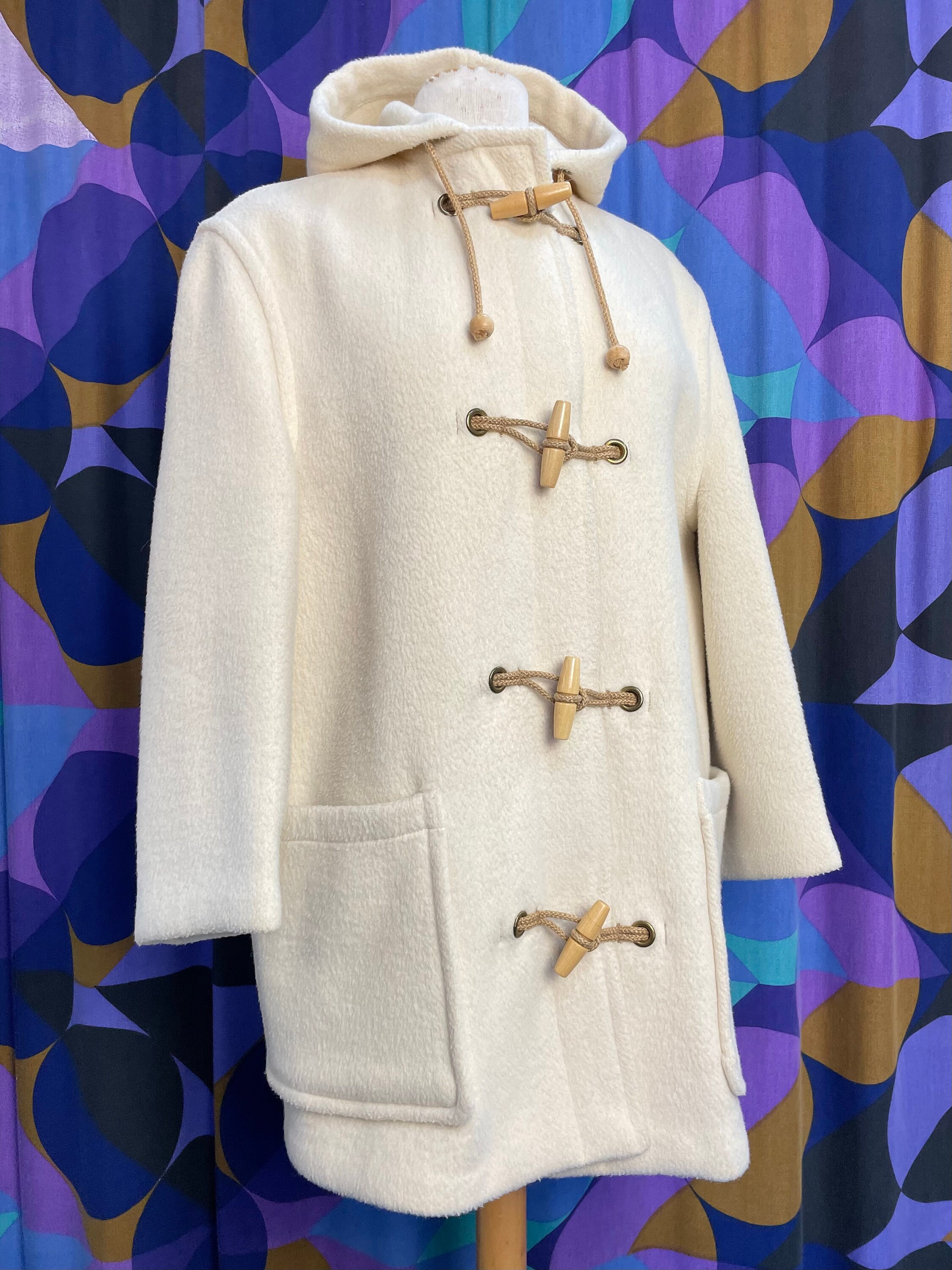 Fab Vintage 80s Off white cream Wool Mix Duffle Coat With Wooden