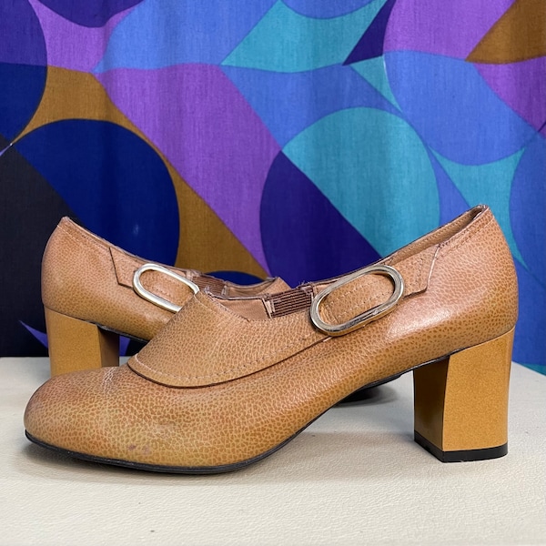 Fabulous Vintage 60s Tan Brown Leather Slip On Heeled Shoes with Gold Coloured Buckle Detail by Young Colony Size 4.5