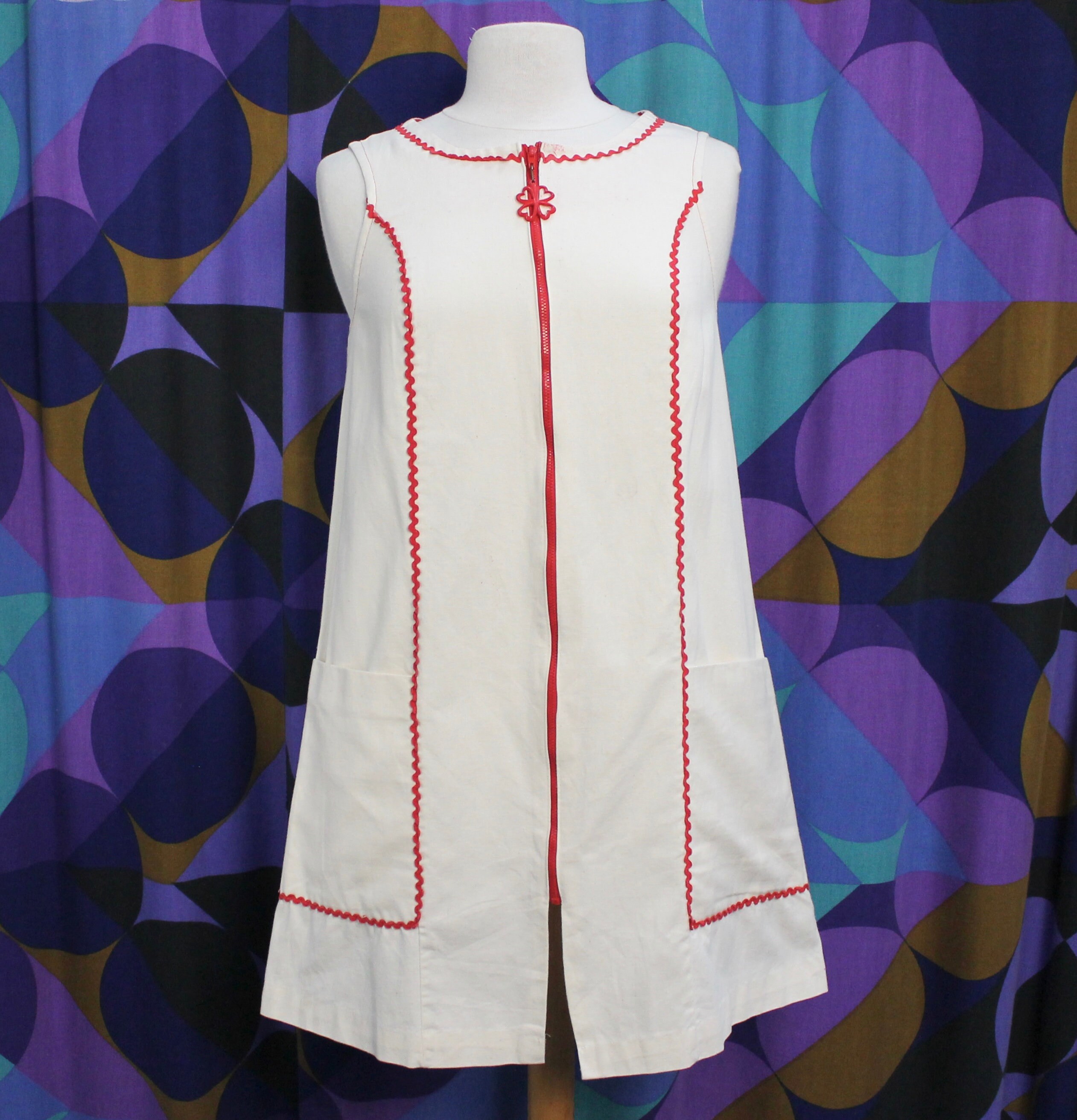Image of Amazing Vintage S Red & Off-White Sleeveless Zip Front A Line Dress With Adorable Pull Zig Zag Trims Uk Size /