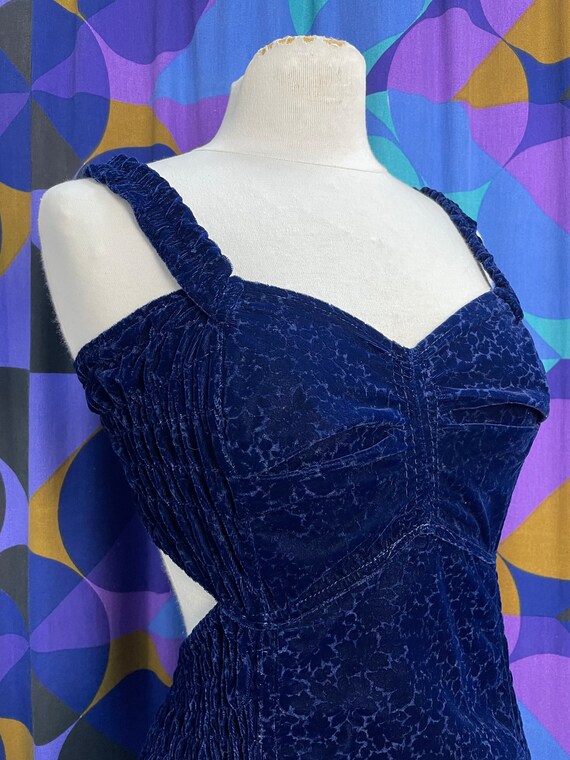 Gorgeous Vintage 1940s/50s Deep Blue Navy Floral … - image 7