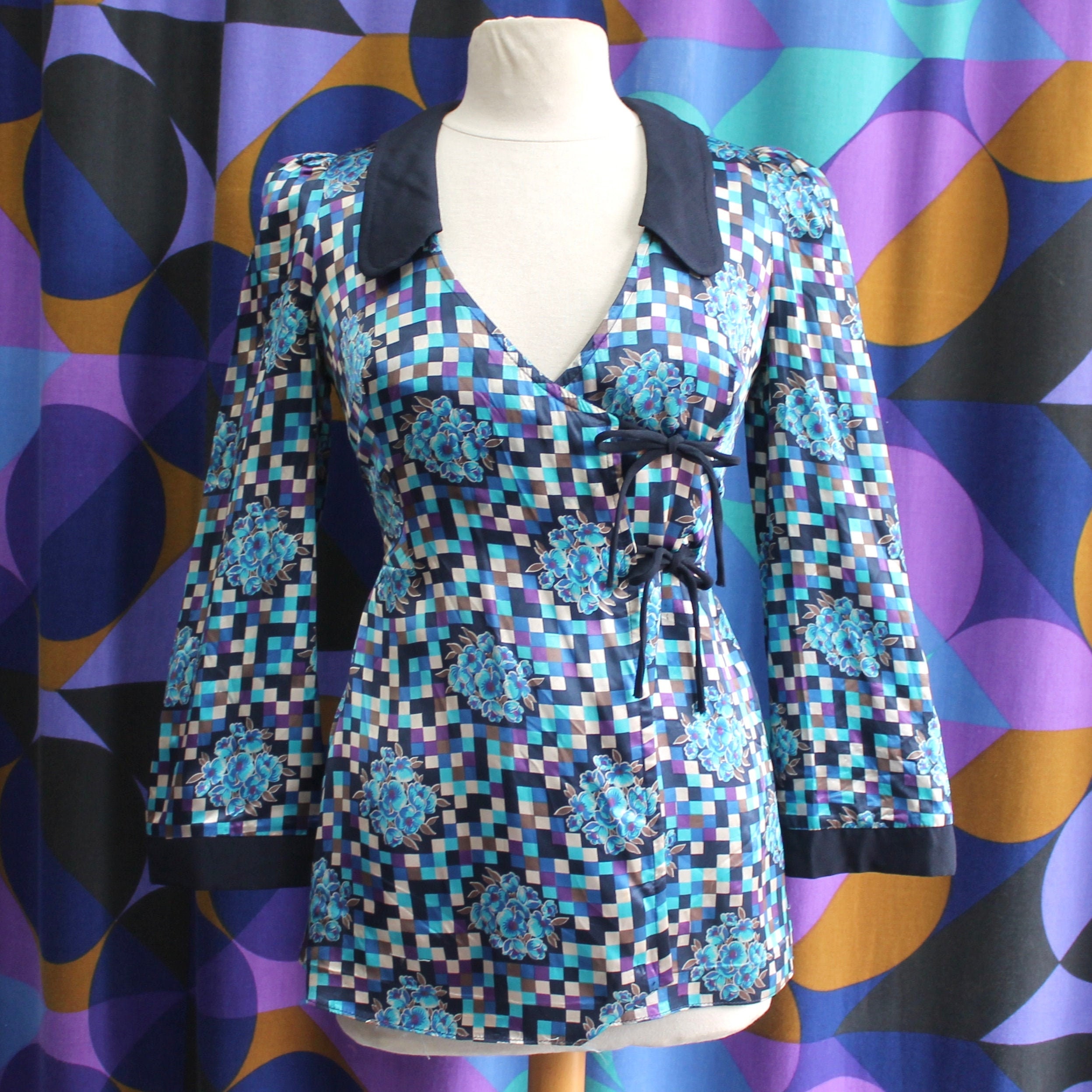 Image of Gorgeous Vintage S S Blue & Purple Floral Print Slinky Wrap Top By Anji With Flared Sleeves Collar Detail Uk Size