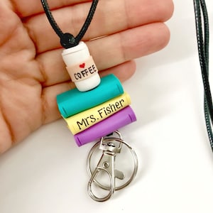 Lanière d'enseignant personnalisée avec une tasse à café, porte-carte d'identité pour lanière d'école, accessoires de tasse à café, cadeau élève enseignant, enseignant amateur de café