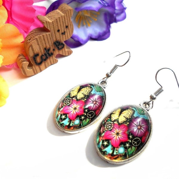 Boucles d'oreilles pendantes multicolores avec un cabochon ovale en verre 18x25 mm motif fleurs et papillon
