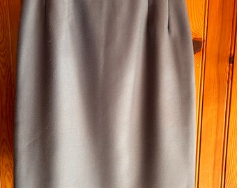 Gray light wool straight skirt