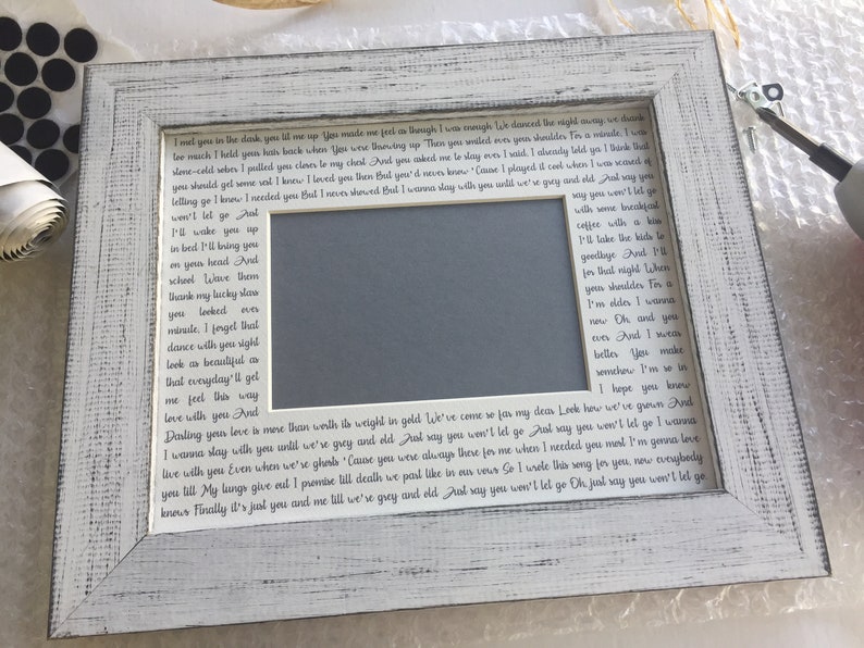 8x10 Personalized Picture Mat and Frame: Wedding songs, Speeches, Quotes, Text, Wedding Song Gift, Portrait afbeelding 7