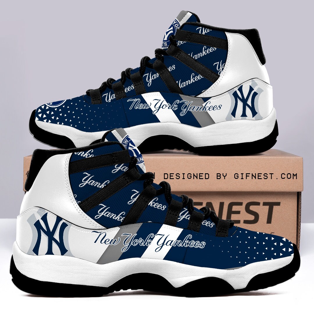 yankees sneakers nike