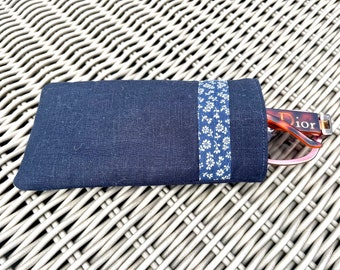 Linen glasses case