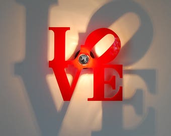 luminaire design,love,30x30 cm rouge,luminaire love,applique murale design,applique murale,love indiana,luminaire fantaisie,luminaire déco