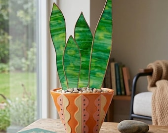 Glasmalerei-Schlangenpflanzenskulptur, handgefertigtes botanisches Dekor, künstlerisches Sukkulentengeschenk