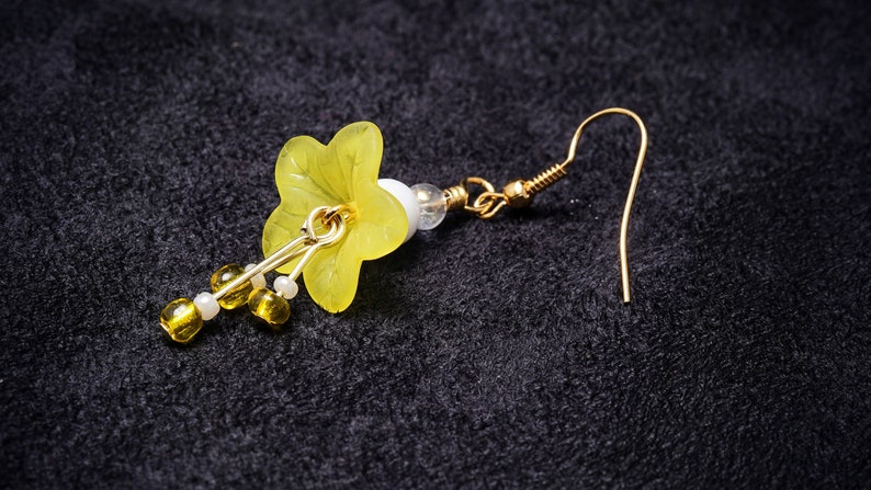 Flower Drop Earrings image 5