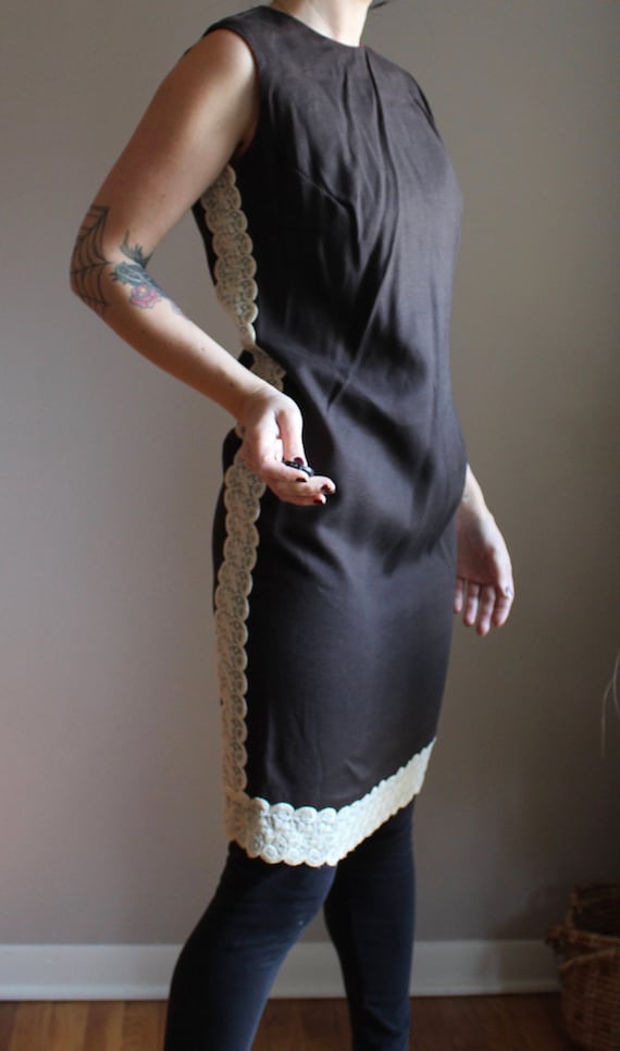 Vintage Womens Shift Dress, Brown with Cream Lace 