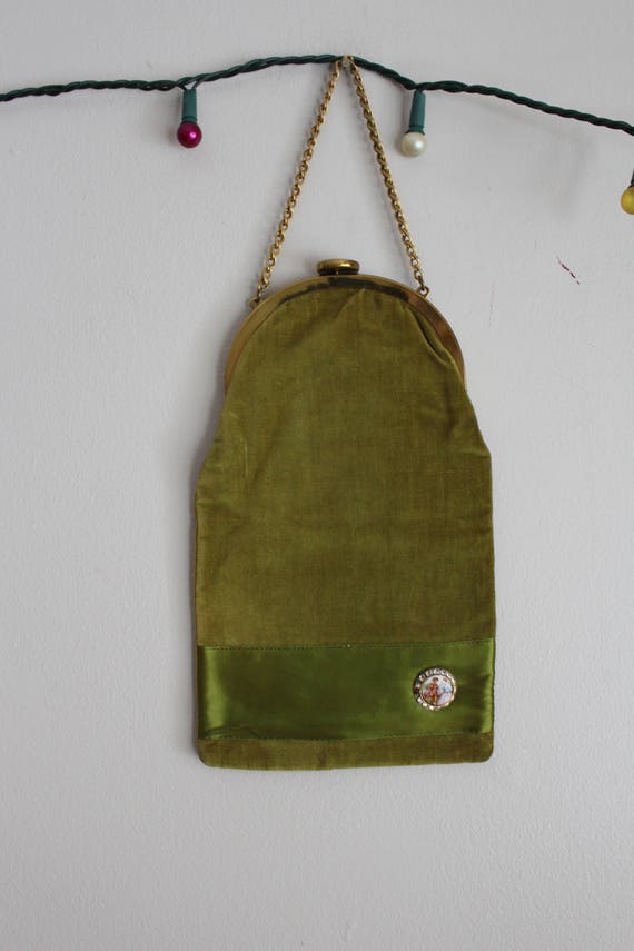Vintage Purse in Green Velvet with Gold Chain// h… - image 1